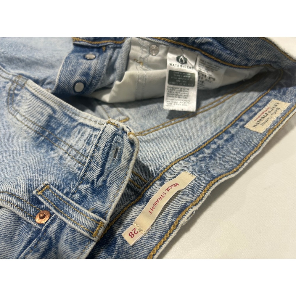 Levis Premium Wedgie Straight Jeans Light Wash Blue Button Fly Denim Womens 28 - Picture 3 of 8